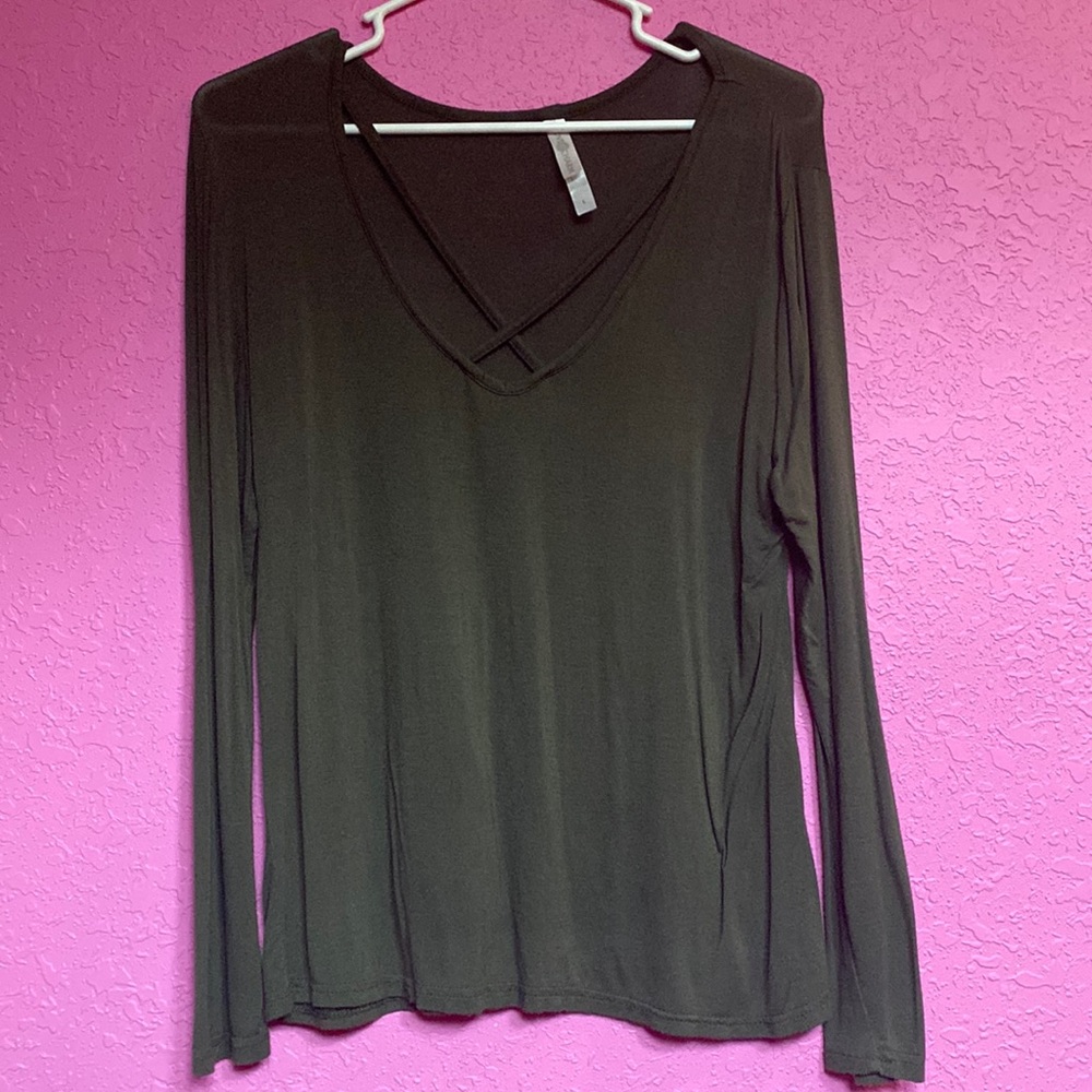 Size L dark/olive green long sleeve shirt. Brand Love Charm.